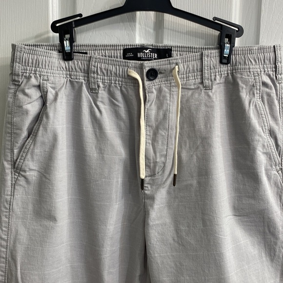 Men's Skinny Jogger Pants in Light Grey Size L from Hollister - Picture 4 of 5